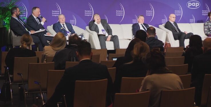 Prezes PKP Intercity na EKG: Polacy znów kochają kolej